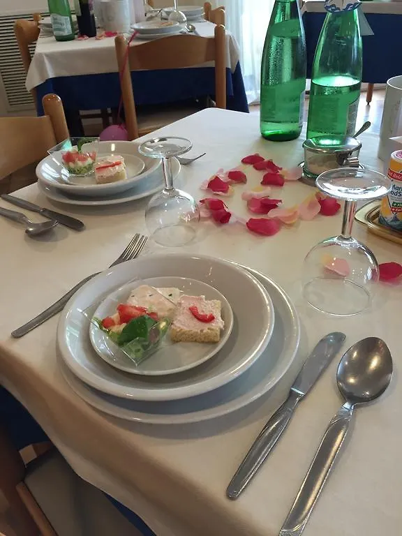 Hotel Cosmopolita Rimini 2*,  Italia