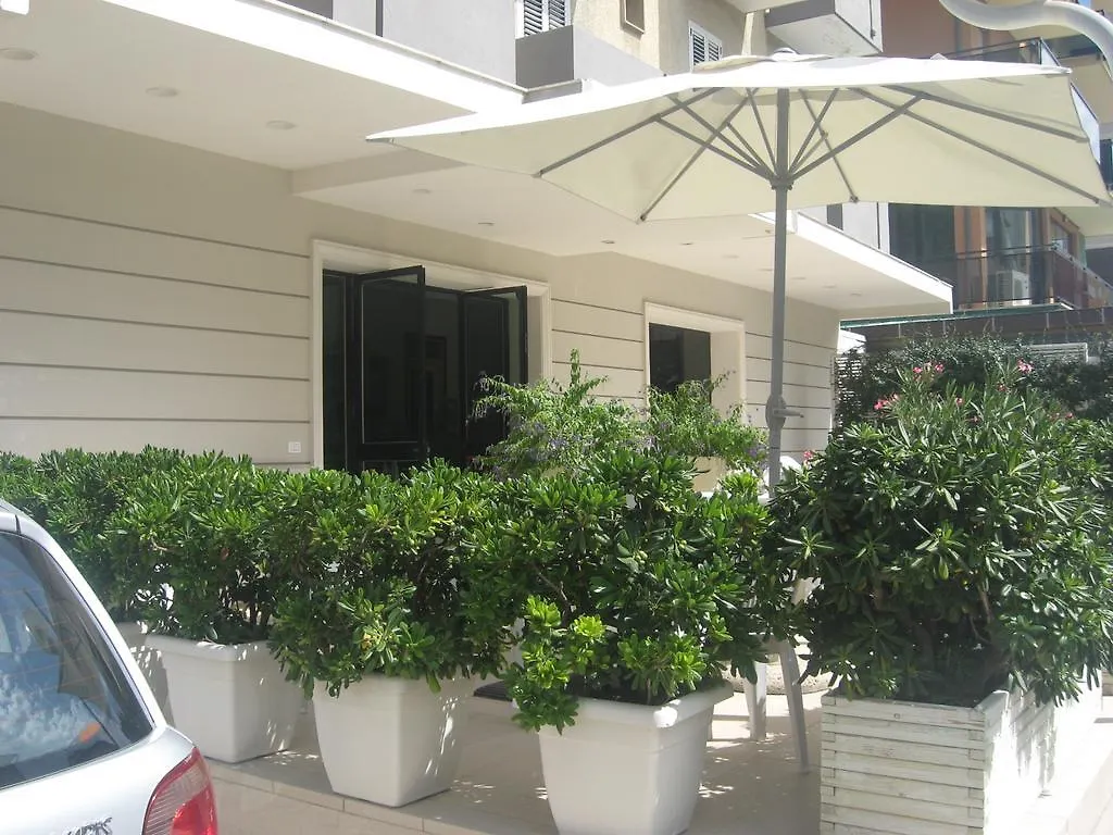 Hotel Cosmopolita Rimini 2*,  Italia