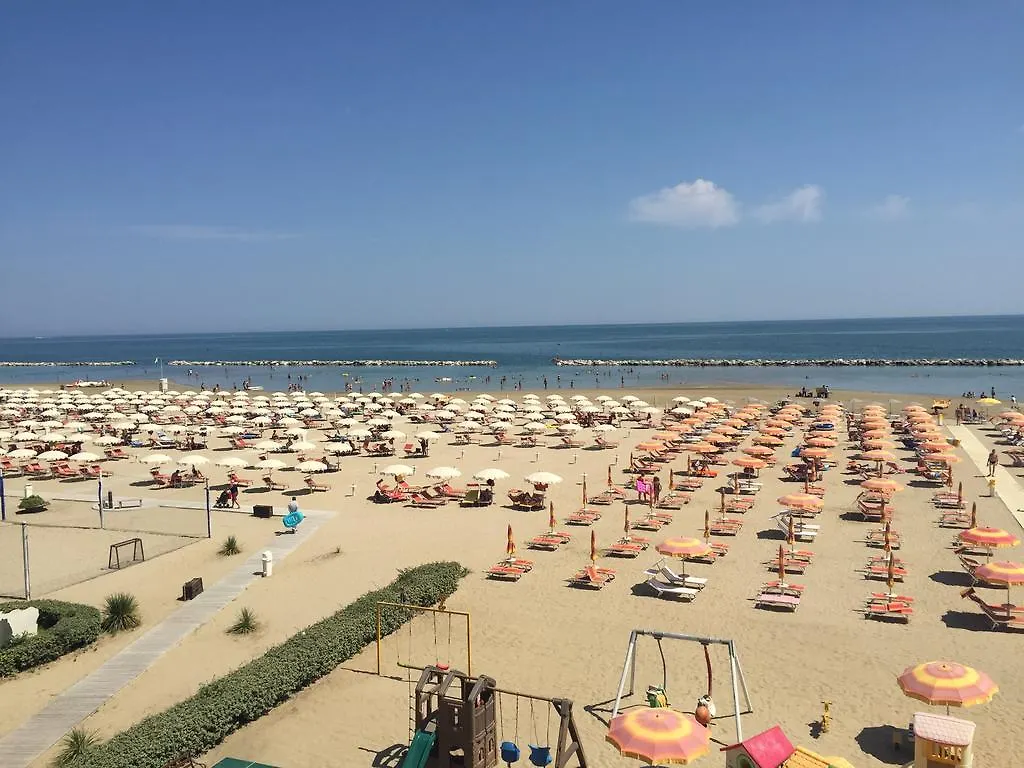 Hotel Cosmopolita Rimini 2*,